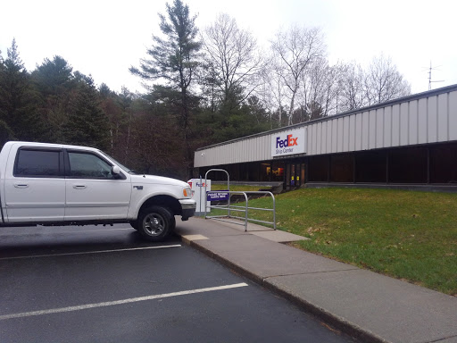 Shipping and Mailing Service «FedEx Ship Center», reviews and photos, 41 N Labombard Rd, Lebanon, NH 03766, USA