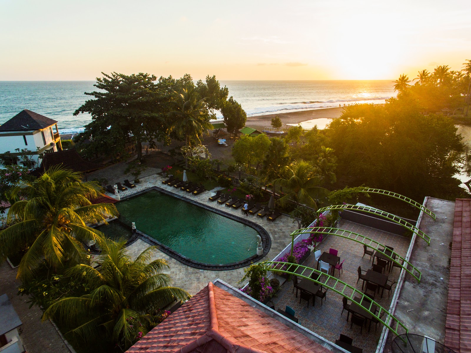 Zdjęcie Kerandangan Beach - popularne miejsce wśród znawców relaksu