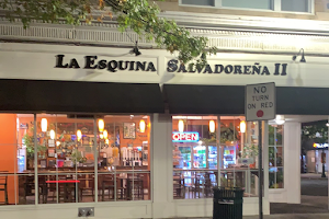 La Esquina Salvadoreña Restaurant Bar image