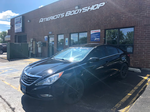 Auto Body Shop «Maaco Collision Repair & Auto Painting», reviews and photos, 252 Commonwealth Dr, Carol Stream, IL 60188, USA