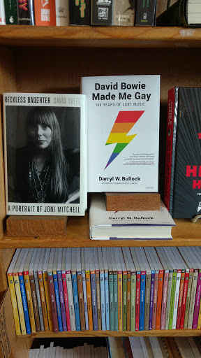 Book Store «Dog Eared Books», reviews and photos, 900 Valencia St, San Francisco, CA 94110, USA