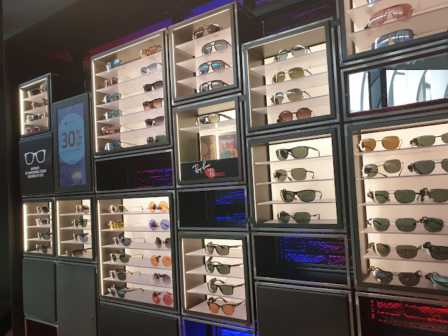 Reviews of Sunglass Hut Outlet in London - Shopping mall