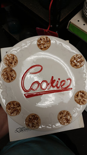 Thrift Store «Genmer Thrift Store and Donation Center», reviews and photos, 6265 Van Nuys Blvd, Van Nuys, CA 91401, USA