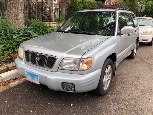 Auto Body Shop «Rogers Park Auto Body Shop», reviews and photos, 6828 N Clark St, Chicago, IL 60626, USA