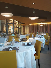 Atmosphère du Restaurant français Le Poisson d'Or à Mâcon - n°16