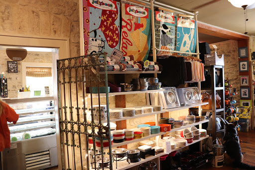 Pet Store «Fetch & Friskers Barkery and Bow-tique», reviews and photos, 701 S Main St, Boerne, TX 78006, USA