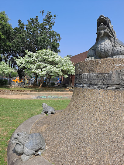 大湖纪念公园龙龟雕像