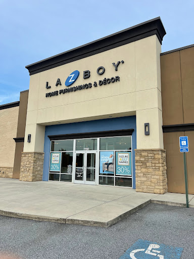 Furniture Store «La-Z-Boy Home Furnishings & Decor», reviews and photos, 1150 Scenic Hwy S, Lawrenceville, GA 30045, USA