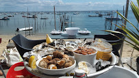 Plats et boissons du Restaurant de fruits de mer Chez Guillaume Degustation d'huitres à Lège-Cap-Ferret - n°11