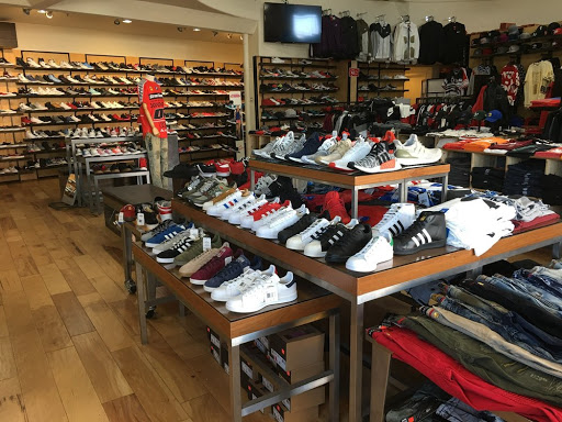 Shoe Store «Shoe Club», reviews and photos, 3157 Middlefield Rd, Redwood City, CA 94063, USA