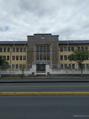 Colegio Manuela Cañizares - Quito