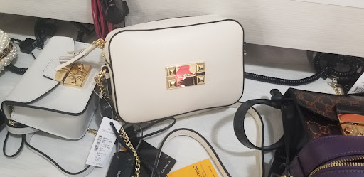 Department Store «Saks OFF 5TH», reviews and photos, 1650 Premium Outlet Blvd #1600, Aurora, IL 60502, USA