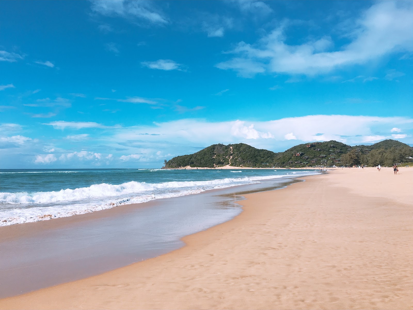 Foto van Ponta do Ouro Beach met helder zand oppervlakte