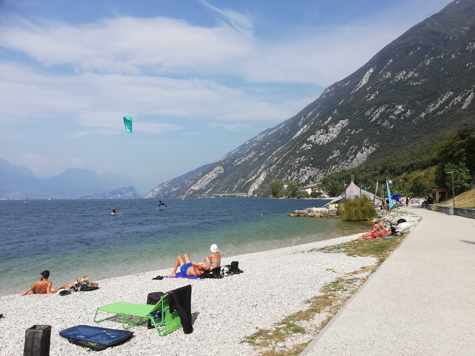Navene Beach'in fotoğrafı düz ve uzun ile birlikte