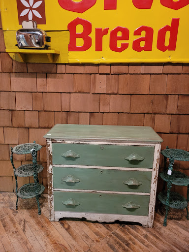 Antique Furniture Store «Hip and Humble», reviews and photos, 401 E Main St, Berryville, VA 22611, USA