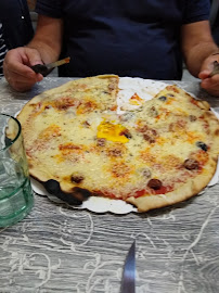 Plats et boissons du Pizzeria Pizza Alain Beaucaire - n°2