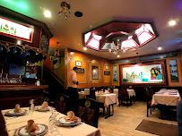 Atmosphère du Restaurant bangladais GANESH à Maisons-Laffitte - n°13