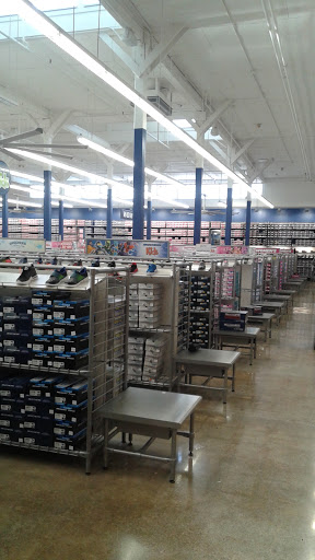 Shoe Store «SKECHERS Factory Outlet», reviews and photos, 5805 Cutting Blvd, El Cerrito, CA 94530, USA