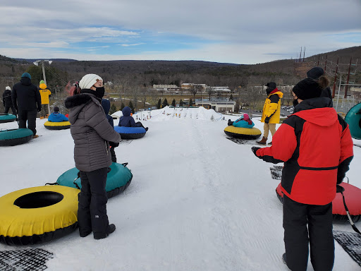 Resort «White Lightning Snowtubing at the Fernwood Winter Fun Center», reviews and photos, 124 Golf Dr #2, East Stroudsburg, PA 18302, USA