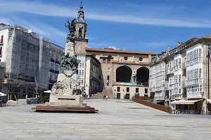 Plaza Virgen Blanca image