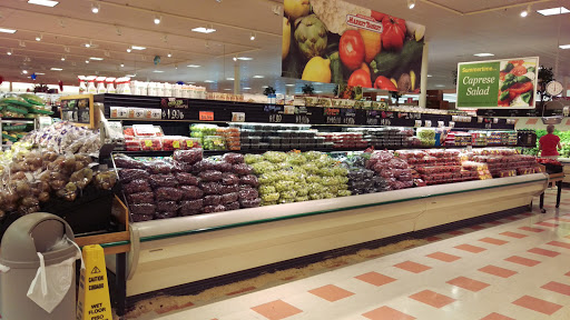 Grocery Store «Market Basket», reviews and photos, 170 Everett Ave, Chelsea, MA 02150, USA