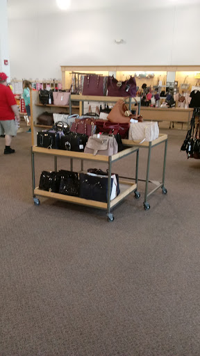 Shoe Store «DSW Designer Shoe Warehouse», reviews and photos, 290 Mid Rivers Center, St Peters, MO 63376, USA