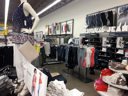 Clothing Store «Old Navy», reviews and photos, 2409 Taylor Park Dr, Reynoldsburg, OH 43068, USA