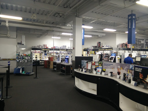 Electronics Store «Best Buy», reviews and photos, 1 Garden State Plaza Blvd, Paramus, NJ 07652, USA