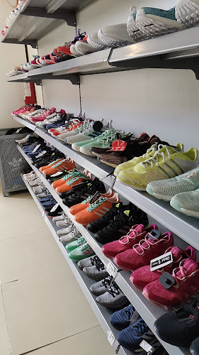 Adidas outlet/ ATH - Tienda de deporte