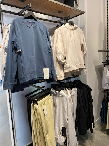 Sportswear Store «lululemon», reviews and photos, 750 Spectrum Center Dr, Irvine, CA 92618, USA