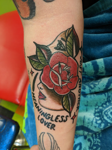 Tattoo Shop «Alternative Tattoo», reviews and photos, 613 Hilltop Rd, Curtis Bay, MD 21226, USA