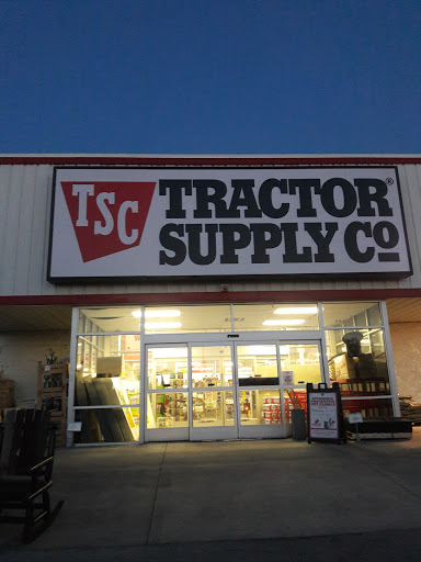 Tractor Supply Co., 6945 US Hwy 98 N, Lakeland, FL 33809, USA, 