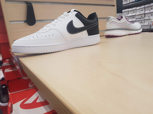 Shoe Store «Rack Room Shoes», reviews and photos, 4744 Valley View Blvd NW, Roanoke, VA 24012, USA