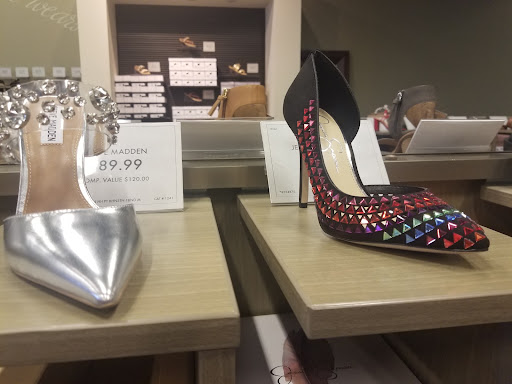 Shoe Store «DSW Designer Shoe Warehouse», reviews and photos, 1015 Cochrane Rd, Morgan Hill, CA 95037, USA