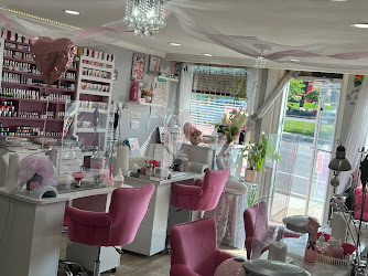 Crazy Nails Luxurious Lounge