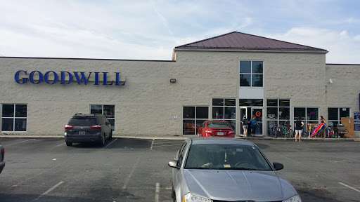 Thrift Store «Goodwill», reviews and photos