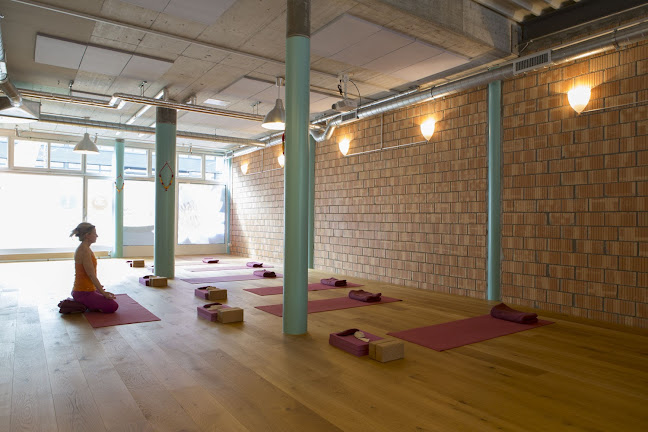 Rezensionen über Yoga Limmat / Raum für Bewusst Sein in Zürich - Yoga-Studio