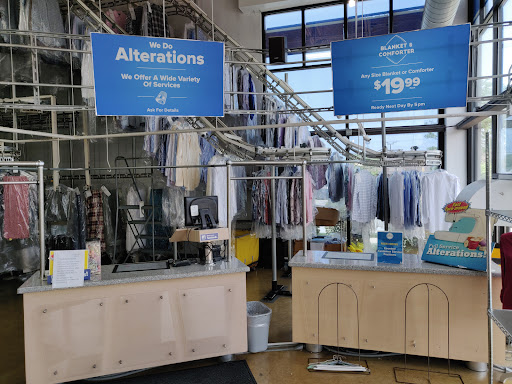 Dry Cleaner «CD One Price Cleaners», reviews and photos, 1023 Maple Ave, Lisle, IL 60532, USA