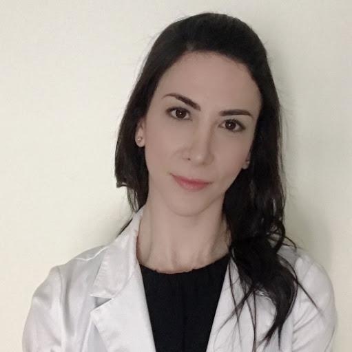 Dra. Ana Carolina Manzotti Rodríguez, Dermatólogo