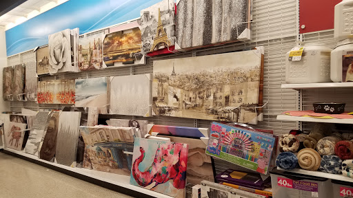 Clothing Store «Ross Dress for Less», reviews and photos, 8095 Stonewall Shops Square, Gainesville, VA 20155, USA