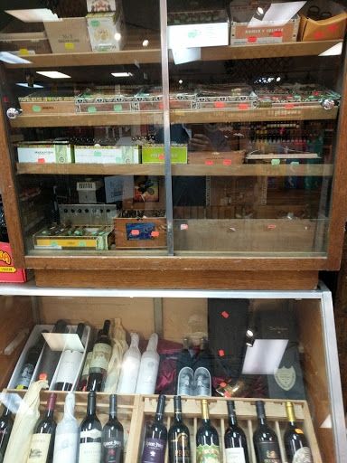 Liquor Store «Twinsburg Beer Wine & Liquor», reviews and photos, 9224 Darrow Rd, Twinsburg, OH 44087, USA