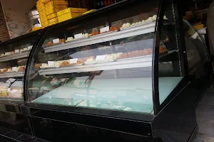 Madina Sweets & Bakers (یاسین) image