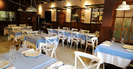 Restaurante Cala Fornells - Av. Juan Pablo II, 20, 37008 Salamanca, Spain