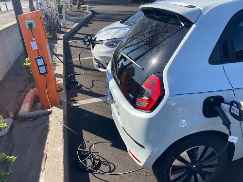 Borne de recharge de véhicules électriques Leclerc Station de recharge Clermont-Ferrand