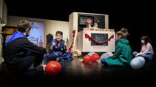 Compagnie Léonie Tricote - théâtre jeune public à Saint-Hilaire-Bonneval