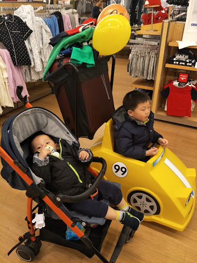 Clothing Store «Gap Outlet», reviews and photos, 470 Evergreen Ct, Central Valley, NY 10917, USA