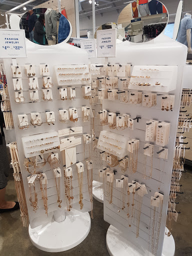 Clothing Store «Old Navy», reviews and photos, 901 S Coast Dr, Costa Mesa, CA 92626, USA