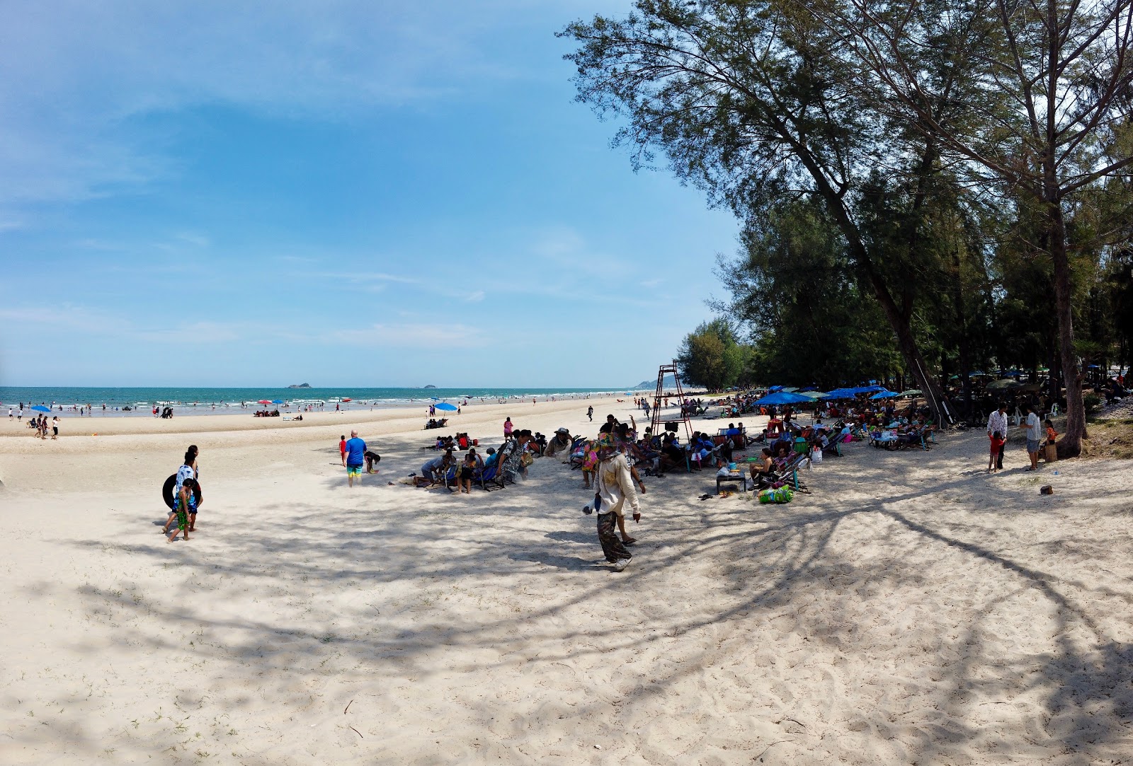 Foto van Suan Son Beach met ruim strand