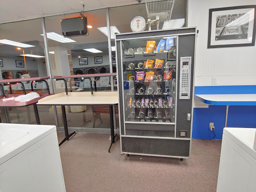 Laundromat «Naples Cleaners and Laundromat», reviews and photos, 5660 E 2nd St, Long Beach, CA 90803, USA