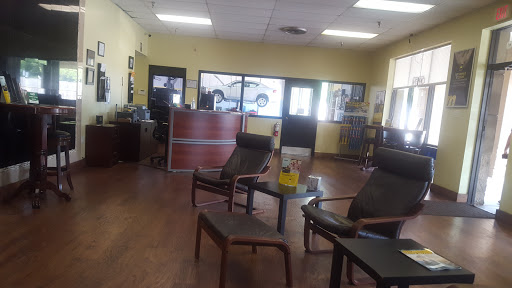 Auto Repair Shop «Meineke Car Care Center», reviews and photos, 820 SW Green Oaks Blvd, Arlington, TX 76017, USA